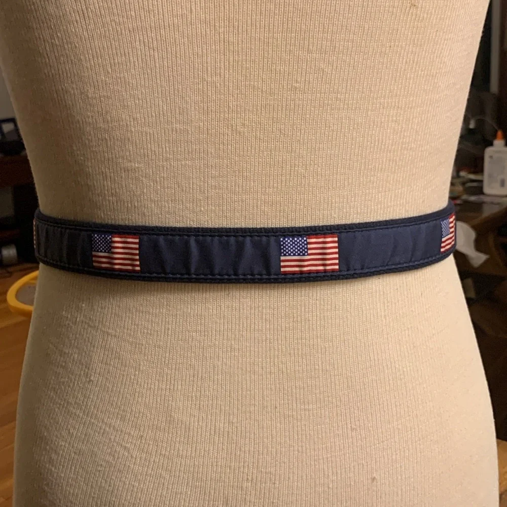 BNWOT VINEYARD VINES AMERICAN FLAGS CANVAS AND LEATHER BELT